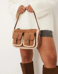 Сумка Accessorize из овчины с карманом через плечо, бежевого цвета