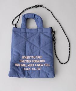 Стеганая сумка через плечо с вышитым логотипом и геометрическим узором, двусторонняя Coen, цвет Royal