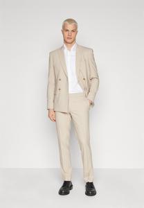 Костюм THE FASHION SUIT PEAK Isaac Dewhirst, цвет sand