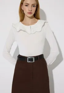 Топ с кружевным воротником и длинными рукавами Touché Privé, Ecru