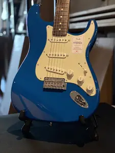 Электрогитара Fender Japan Hybrid II Stratocaster, гриф из красного дерева, накладка из палисандра, цвет Forest Blue