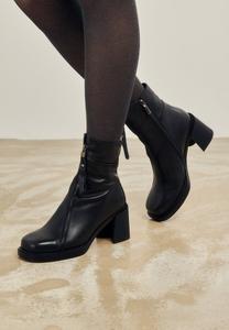 Ботильоны на каблуке Cesare Gaspari, черные