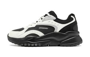 QIAODAN Женские повседневные туфли с низким верхом, увеличивающие рост, устойчивые к истиранию и скольжению, черного и белого цветов