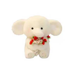 Плюшевая кукла слон с букетом роз, высота 30 см Cute Chip