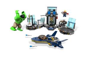 Конструктор из пластиковых кубиков коллекции super hero LEGO