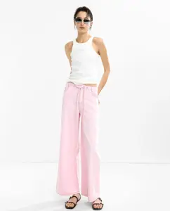 Женские ковбойские джинсы с декоративными строчками в однотонном исполнении Parfois, розовый