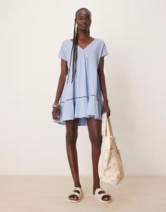 Пляжное мини-платье Iisla & Bird с вязаными крючком панелями синего цвета