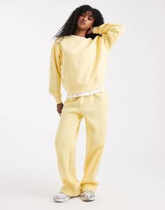 Джоггеры от комплекта с широкими штанинами Pieces бледно-желтого цвета