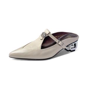 FMM Женские закрытые тапочки белые, цвет White