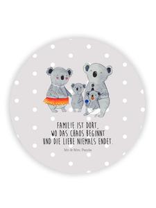 Mr. & Mrs. Panda Магнит с изображением семейства коал и надписью, выполненный в пастельно-сером цвете