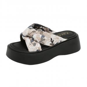 Женские сандалии с амортизацией, противоскользящие, устойчивые к истиранию, устойчивые к запахам, бесшумные NANJIREN, Beige Apricot