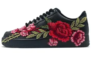 Женские кроссовки для скейтбординга Nike Air Force 1, black