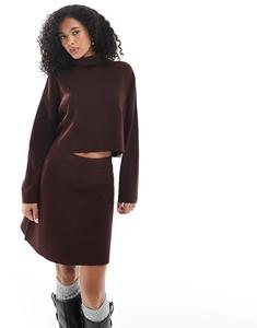 ONLY трикотажный джемпер с высоким воротником в бордовом цвете