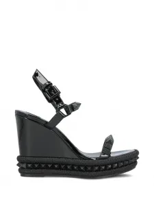 Босоножки на танкетке Pyraclou с украшением из заклепок Christian Louboutin, черный