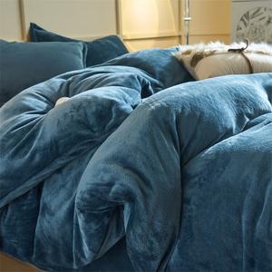 Antarctic Комплект постельного белья 1,5, простыня 200x230 см, пододеяльник 200x230 см, наволочка 48x74 см, утолщенный молочный вельвет