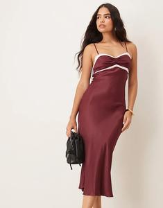 Атласное контрастное платье миди с чашечками на груди в бордовом цвете ASOS DESIGN