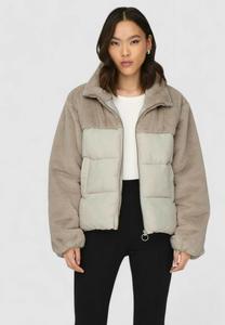 Зимняя куртка ONLY, слоновая кость