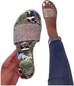 Женские сандалии ZBYY, плоские, летние, слипоны, блестящие, повседневные пляжные сандалии с открытым носком, блестящие шлепанцы, 10 Snake Pattern