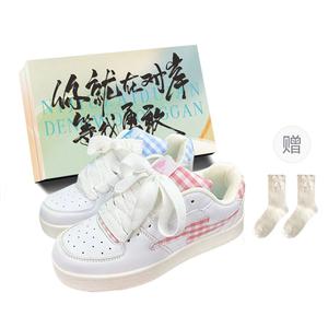 JimiXiong Женские скейтерские кроссовки лоу-топ Mismatched с коробкой и носками, цвет Mismatched+Box+Comes with Socks