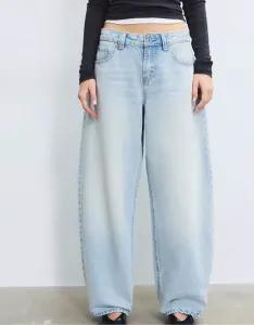 Джинсы бочкообразного кроя Stradivarius D80 из перекрашенного синего денима