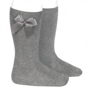 Детские гольфы Condor с тесьмой из репсовой ленты, идеально подходят для выпускных и церемоний поступления.