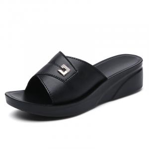 Шлепанцы женские Reivantix, цвет F609 black