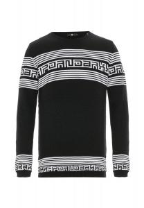 Вязаный свитер в модном образе в полоску CIPO & BAXX, черный