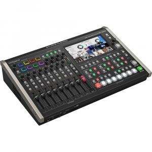 Roland VR-120HD AV-микшер с прямой потоковой передачей