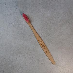 Детская зубная щетка из бамбука, розовая, мягкая NaturBonum