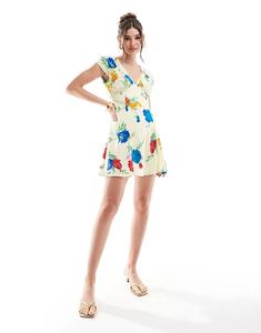 Мини-платье ASOS DESIGN с V-образным вырезом, сборками на груди и цветочным принтом