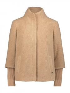 Уютная куртка с ребристыми манжетами бежевого цвета BETTY & CO