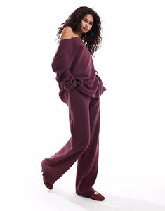 Топ свободного кроя с открытыми плечами бордового цвета Asos Design