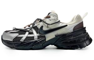 V2K Бег Амортизаторы Противоскользящие Износостойкие Низкие Кроссовки для Бега Женские Темно-коричневый Nike