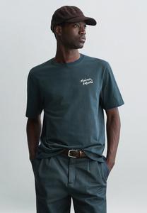 Футболка Maison Kitsuné HANDWRITING COMFORT TEE, Classic Navy/White/Dark Blue