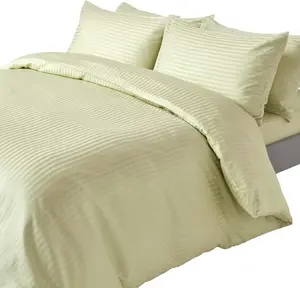 Постельное белье HOMESCAPES Damask, цвет лаймово-зеленый, плотность 330 нитей, 260 x 220 см Homescapes