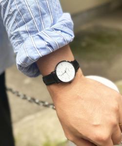 Часы CASIO с круглым циферблатом