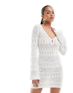 Белое мини-платье Bershka в деревенском стиле с застежкой на пуговицы