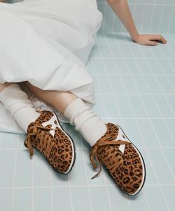 Низкие кроссовки Charles & Keith, цвет Animalprintbrown