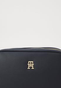 Сумка кросс-боди Tommy Hilfiger POPETTE SOFT CAMERA BAG, Space Blue/Blue