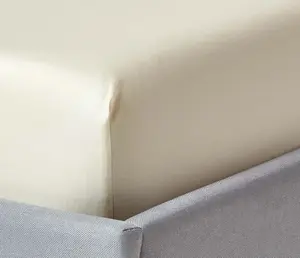 Простыня на резинке HOMESCAPES кремового цвета, 100% органический хлопок, 140 х 190 см Homescapes