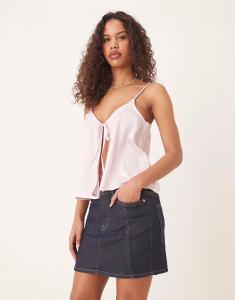 Джинсовая мини-юбка Gina Tricot темно-синего цвета индиго