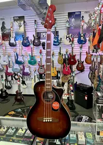 Бас-гитара Fender Kingman, гриф из ореха, черная накладка, окраска Shaded Edge Burst