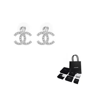 CHANEL Серебряные металлические серьги-гвоздики для женщин