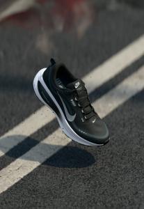 Кроссовки Nike Performance VOMERO 18 GTX, Black/Metallic Silver-Coloured/Anthracite/White/Black
