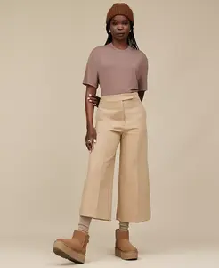 UGG Женская футболка Amarys Relaxed Crewneck Ugg, коричневый