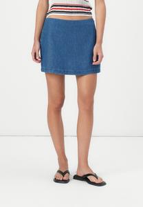 Мини-юбка SCALLOP MINI SKORT MED PARVIN - Denim shorts GAP, синий