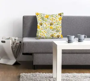 Декоративная подушка Queence "Лилиан", с желтыми цветами, чехол без наполнения, 1 шт 40х40 см, цвет gelb + bedruckt