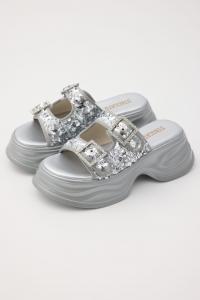 Ослепительные объемные сандалии