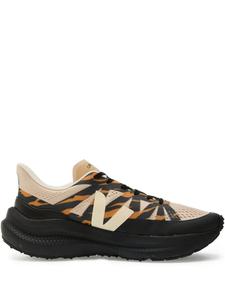 Кроссовки с тигровым принтом VEJA, оранжевый