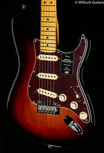 Fender American Professional II Stratocaster 3-цветный Sunburst с грифом из клена (139)